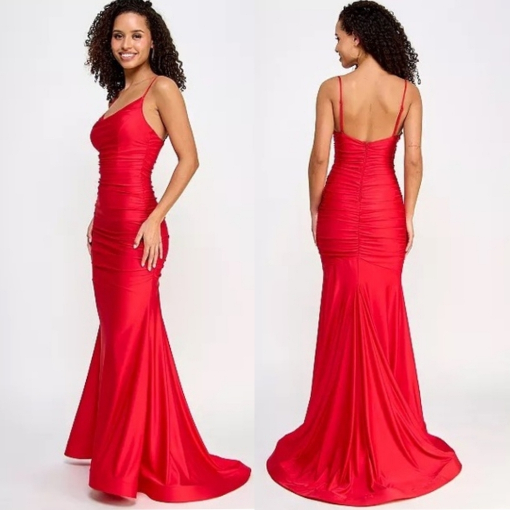 B Darlin Shirred Gown Juniors' 3/4 Red Sleeveless Cowl Neck Back Zip Closure